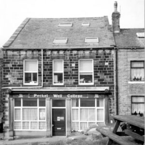 Pecket Well College